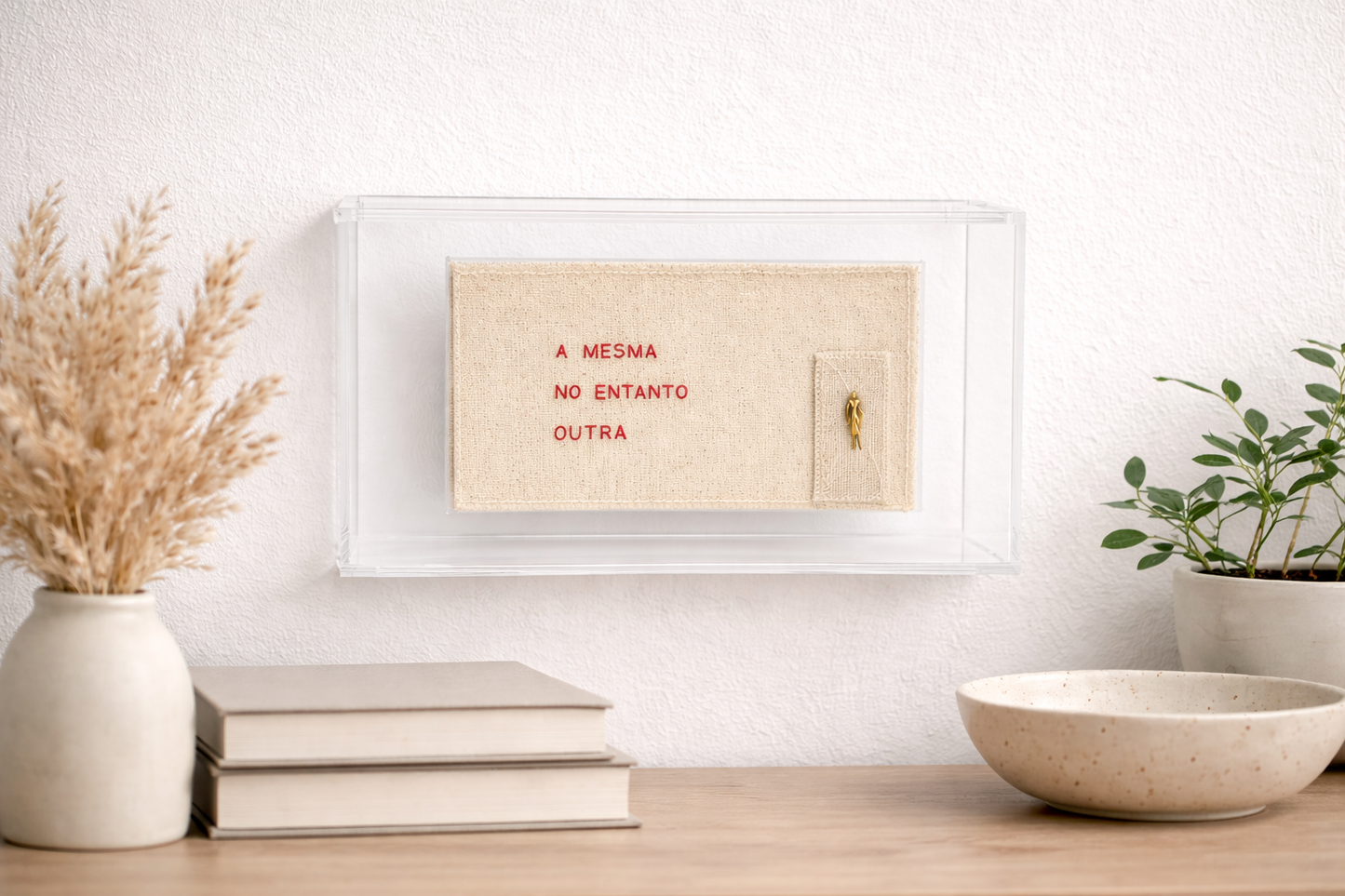 Quadro Acrílico - A Mesma No Entanto Outra