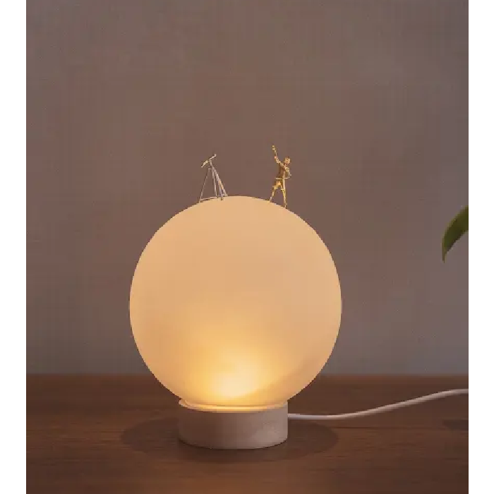 Luminária Mundinho Aquele Que Queria Tocar a Lua