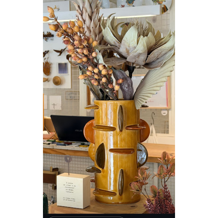 Vaso de Cerâmica Alto-Relevo