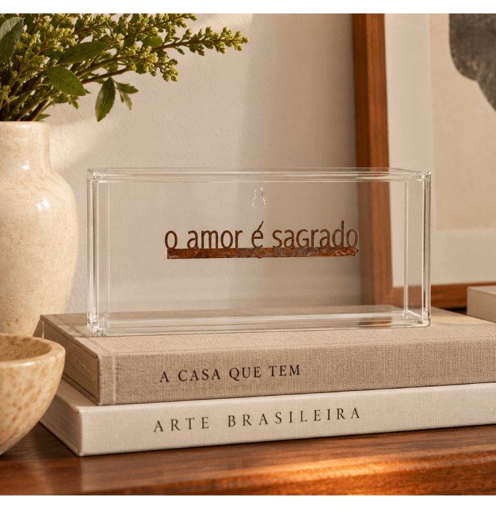 Caixa Acrílico “O Amor é Sagrado”