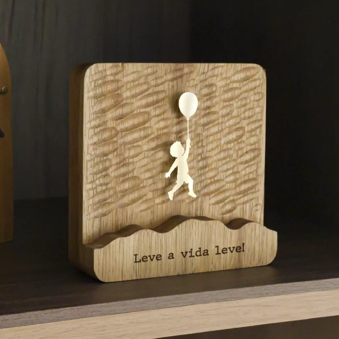 Escultura Balão Menino "Leve a vida leve!"