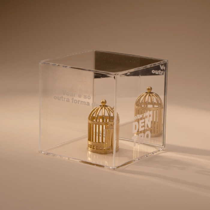 Cubo Acrílico – Voar É Só Uma Forma De Voltar Para Dentro