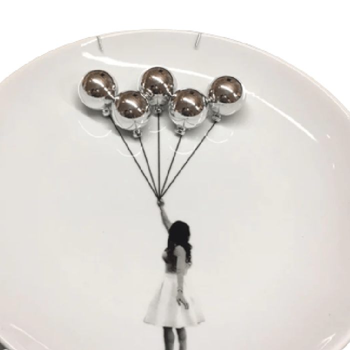 Prato Decorativo Menina Balões Prata - casaquetem